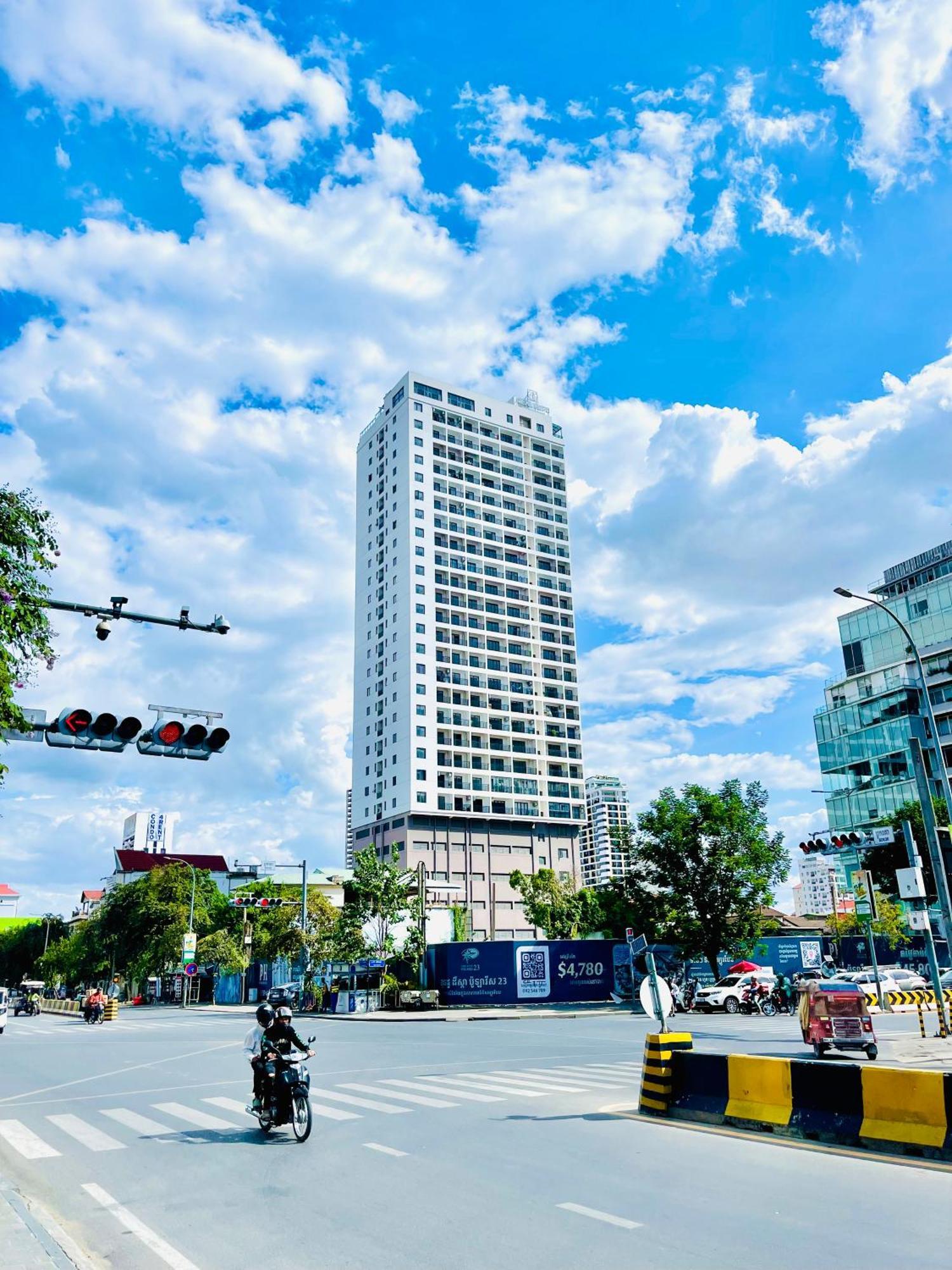 Real Hope Apartments Phnom Penh - Free Laundry Bagian luar foto